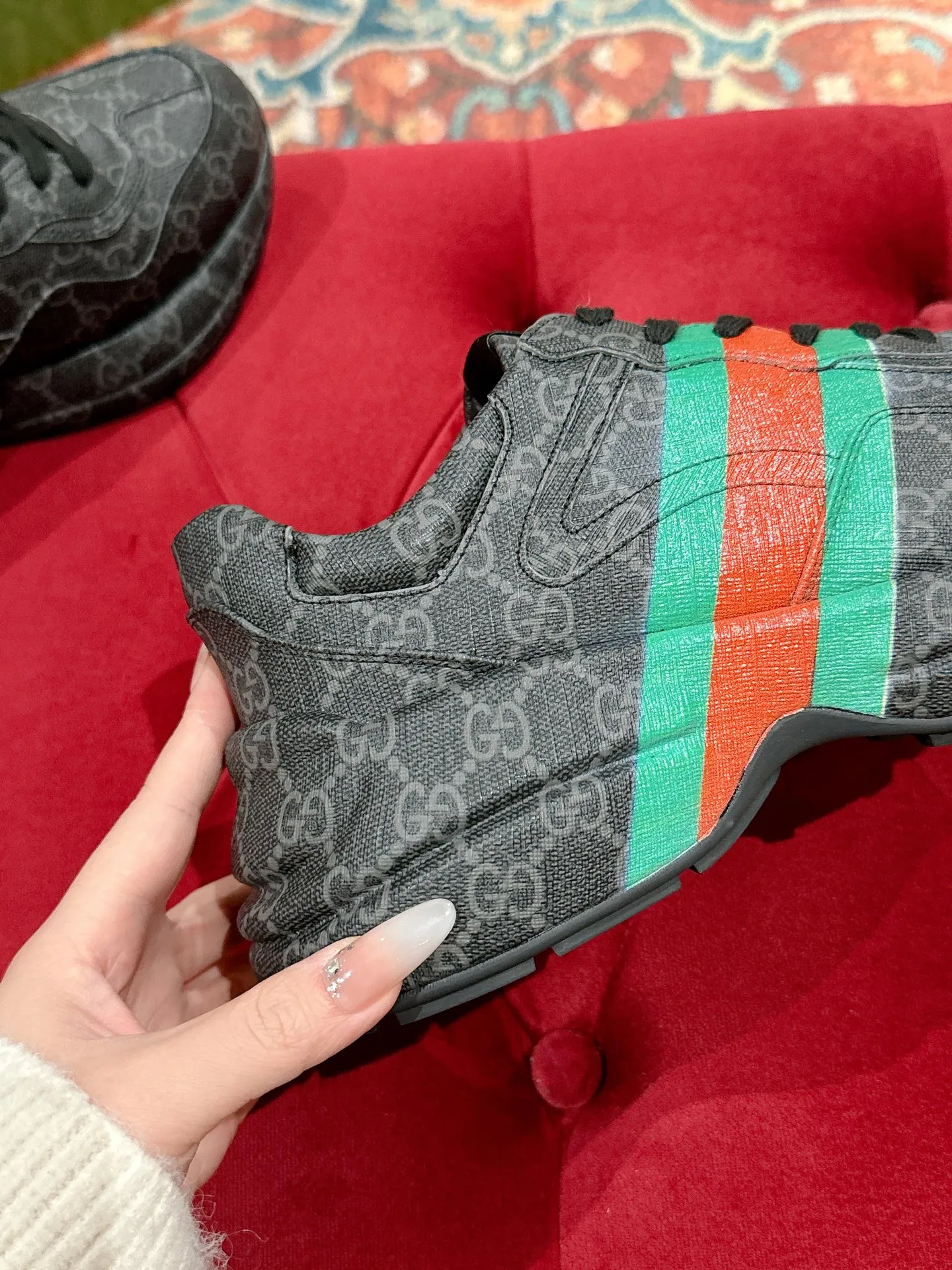 👟👟Ex-factory price 700👟👟 Men's size +10 🇮🇹Italy🇮🇹Gucci GUCCI🇮🇹Dad shoes (purchase level) (original replica) 👑 The original version purchased by Taikoo Hui has been continuously improved and upgraded in details, from the packaging of the shoes - anti-counterfeiting markings - shoe box accessories - fabric optimization - outsole technology - stitching and routing - oil edge technology. We do our best ◼️ Outsole: original plate molding ◼️ Upper: original grade A imported cowhide 🐮 ◼️ lining: original grade A mixed sheepskin 🐑 ◼️ Feet: original grade A mixed sheepskin 🐑 ◼️ Medium and low belt LOGO + original injection molding foot technology + original lasting technology ◼️ Original full set of customized packaging (anti-counterfeiting chip + a cloth bag + GUCCI card envelope + electronic invoice with credit card slip + shoelaces) ◼️ All details of the higher version are consistent with the original version (note the comparison) ◼️ Code number: 35-40 for women and 39-44 for men